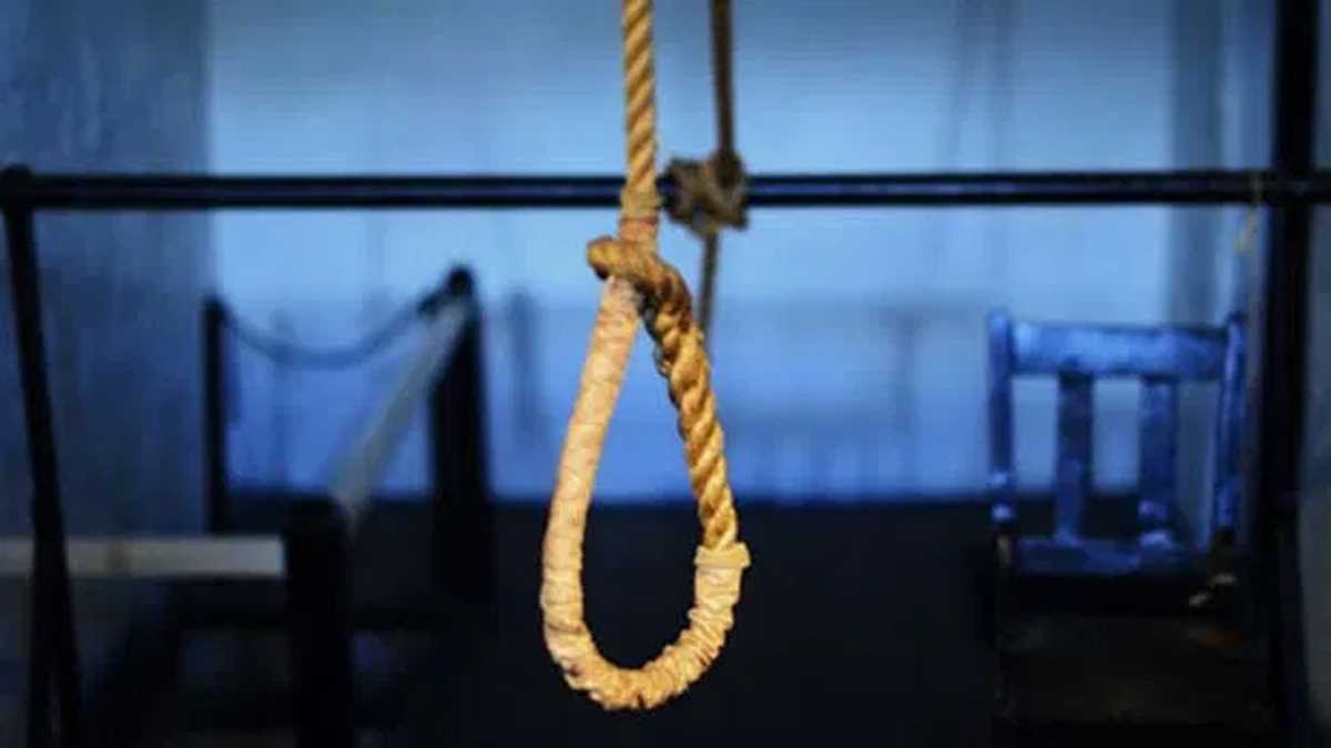 दिल्ली : मौलाना आजाद मेडिकल कॉलेज के डॉक्टर ने लगाई फांसी